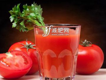 喝什么果汁能减肥美肤纤腰果汁──番茄芹菜黄瓜汁