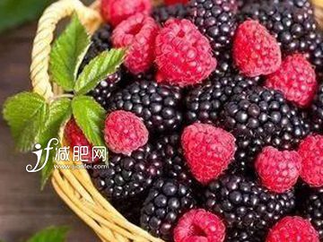 减肥界新宠 紫色水果瘦身很疯狂　桑葚