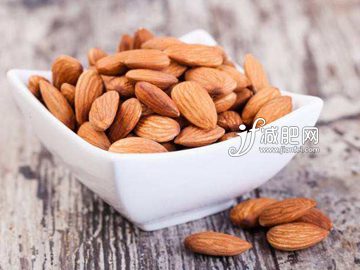 杏仁含有大量的维生素E