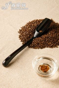 室内,中国文化,汤匙,碗,有机食品_df216b448_中草药决明子_创意图片_Getty Images China