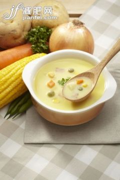 长柄勺,碗,黄色,胡萝卜,汤_gic9767707_Vegetable Soup_创意图片_Getty Images China 长柄勺,碗,黄色,胡萝卜,汤_gic9767707_Vegetable Soup_创意图片_Getty Images China