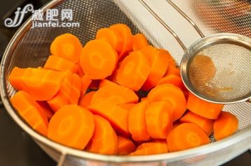 篮子,胡萝卜,摄影,2015年,_569027447_Cooked carrots_创意图片_Getty Images China