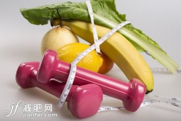 香蕉,热带水果,梨,青菜,绿色_158a79203_哑铃与水果_创意图片_Getty Images China