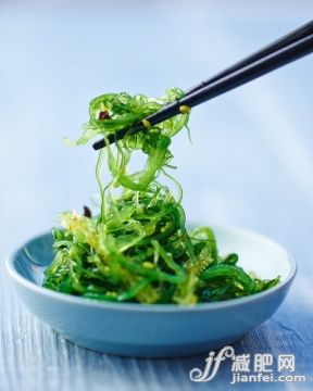 筷子,食品,饮食,沙拉,海藻_gic11097808_Wakame salad (Japan)_创意图片_Getty Images China