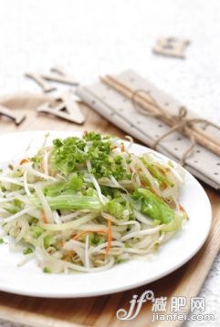 食品,美味,豆芽,绿豆,白甘蓝_b1c934d9e_圆白菜炒豆芽_创意图片_Getty Images China