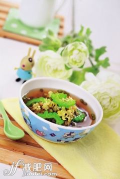 绿豆,苦瓜,粥,汤,蔬菜_b578a37c2_绿豆苦瓜粥_创意图片_Getty Images China