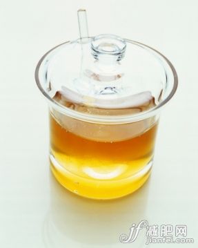 眼镜,广口瓶,甜食,影棚拍摄,成分_126005970_Honey in glass jar, close up_创意图片_Getty Images China