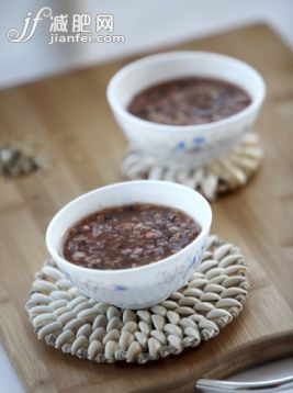 瓷器,农作物,健康,健康生活方式,谷物_95e90bad2_粥局部特写_创意图片_Getty Images China