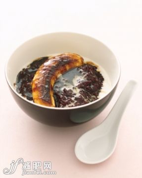 食品,银餐具,餐具,影棚拍摄,室内_88462910_Black Rice Pudding_创意图片_Getty Images China 食品,银餐具,餐具,影棚拍摄,室内_88462910_Black Rice Pudding_创意图片_Getty Images China