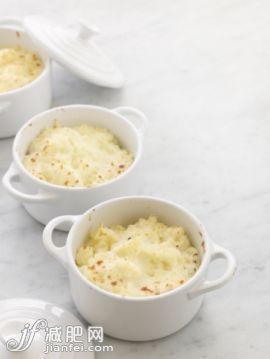 锅,饮食,室内,白色,白昼_97539948_Ricotta Mashed Potatoes_创意图片_Getty Images China