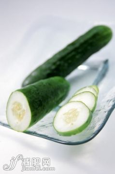 颜色,多色的,背景,黄瓜,摄影_122616708_Sliced Cucumber on Plate_创意图片_Getty Images China 颜色,多色的,背景,黄瓜,摄影_122616708_Sliced Cucumber on Plate_创意图片_Getty Images China