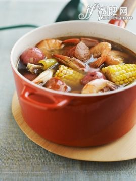 海产,汤,甲壳动物,焖菜,炖鱼_569034641_Frogmore Shellfish Stew_创意图片_Getty Images China