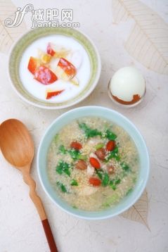 稷,粥,谷物,米,主食_4ec7b2e37_鸡肉小米粥_创意图片_Getty Images China