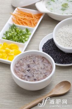 影棚拍摄,谷物,餐具,粥,蔬菜_gic5480772_Nutritional breakfast_创意图片_Getty Images China