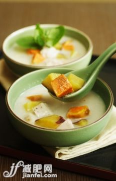 饮食,餐盘,室内,汤匙,汤_117942949_Sweet potato and yam sweet soup_创意图片_Getty Images China