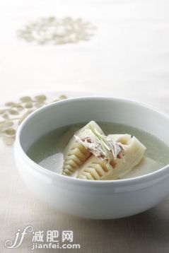 食品,韩国食物,汤,笋,碗_gic5374329_Korean food,bamboo shoot soup_创意图片_Getty Images China