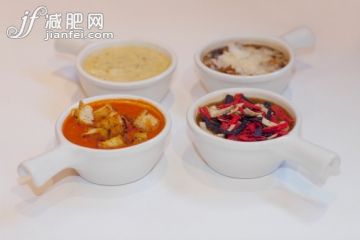 饮食,食品,餐具,室内,碗_142547571_High angle view of four assorted soups_创意图片_Getty Images China