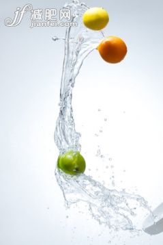 室内,形状,食品,饮料,水滴_0b946a314_水中的水果_创意图片_Getty Images China