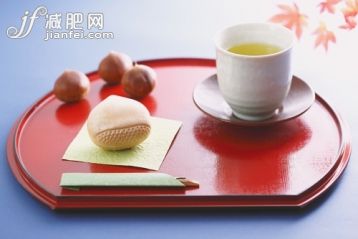 秋天,叶子,褐色,栗子,杯_gic12782143_Japanese confectionery_创意图片_Getty Images China 秋天,叶子,褐色,栗子,杯_gic12782143_Japanese confectionery_创意图片_Getty Images China