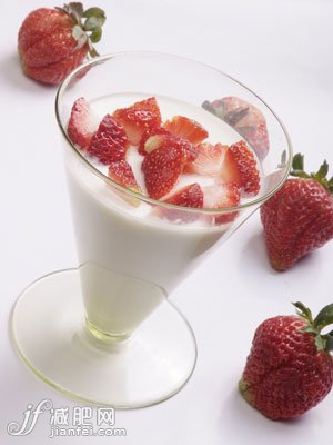 巧用酸奶减肥法 3天瘦6斤 塑轻盈身姿