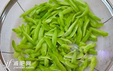 焯苦瓜 焯苦瓜