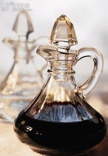 喝醋减肥法 排脂促代谢瘦身