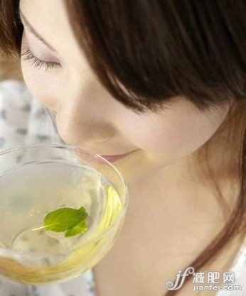 瘦身“巫婆”汤 1周甩肉12斤 瘦身“巫婆”汤 1周甩肉12斤