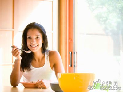 午餐的热量为325到400卡路里