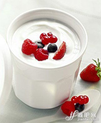 酸奶水果巧搭配吃出苗条身材