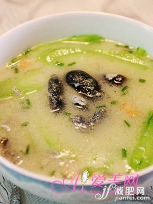 热汤减肥法 不饿肚也有窈窕身姿