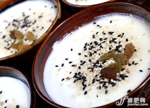 早餐空腹喝酸奶 真的伤胃吗