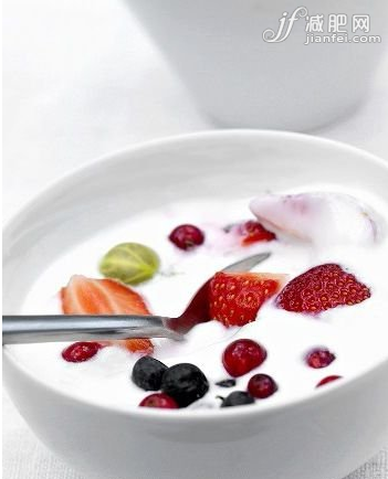 食物巧进补 轻松甩“秋膘”