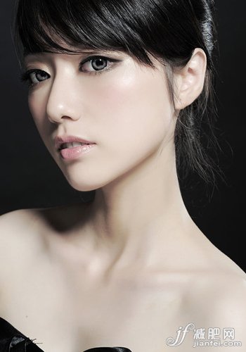 十一型女攻略：悠长假期里的时尚“出轨”