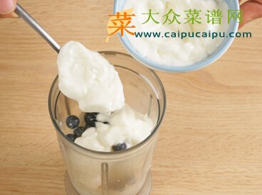 蓝莓山药酸奶昔