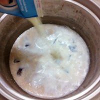 懒人的瘦身早餐_紫薯薏米麦片奶羹_宿舍版的做法图解4