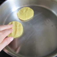  减肥又美味的营养粗粮早餐---水煎玉米饼的做法图解6