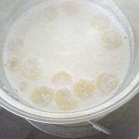 营养健康减肥早餐&mdash;香蕉燕麦米酒奶的做法图解3