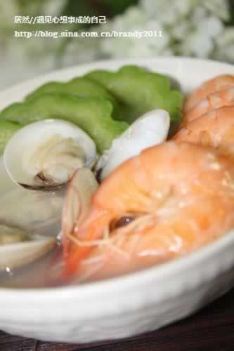 凉瓜海鲜汤的做法