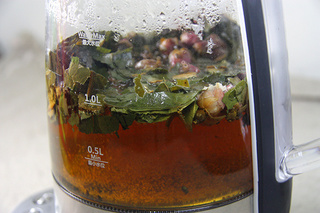 决明子荷叶玫瑰茶&mdash;&mdash;夏季刮油正当时的做法步骤：4