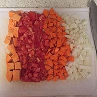 简单好吃的低卡减脂汤：南瓜胡萝卜虾仁浓汤的做法图解2