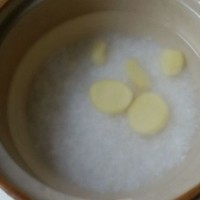 瘦身养颜青（黄）瓜粥的做法图解2