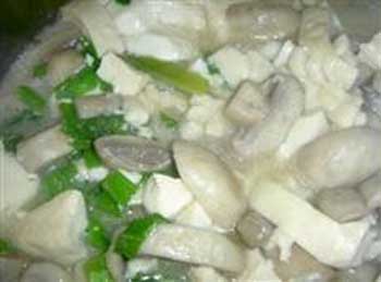营养鲜蘑菇竹笙汤  瘦身减肥食谱大全