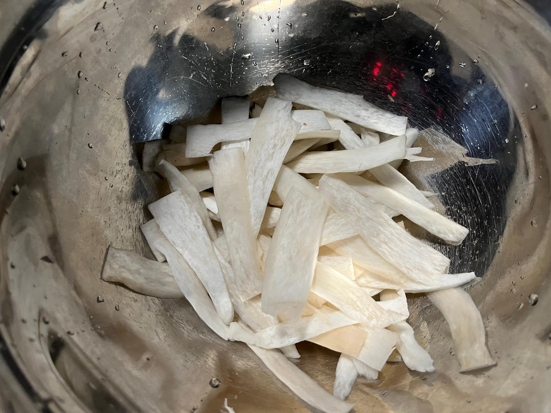 减脂一定要吃的无面炒面😋低脂低卡杏鲍菇伪炒面的做法 步骤2