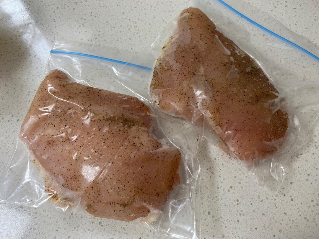 【超级柔软】鸡胸肉【减肥】的做法 步骤2