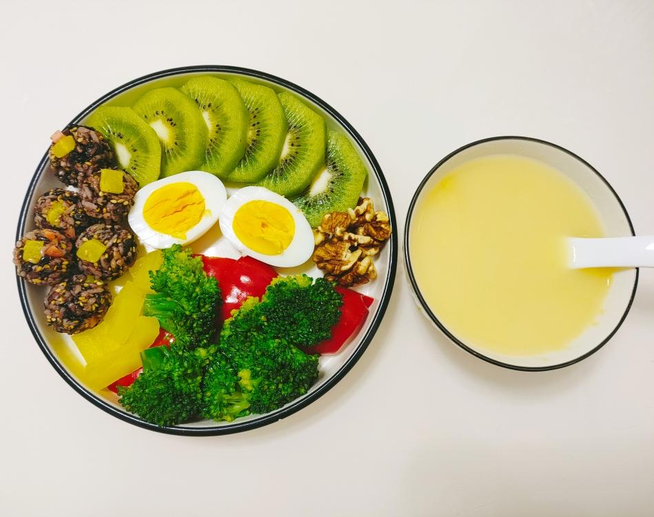 营养早餐减肥早餐营养师推荐养生餐的做法 步骤1
