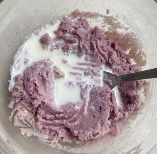 减脂餐｜超软糯的芋泥吐司‼️平底锅搞定～的做法 步骤2