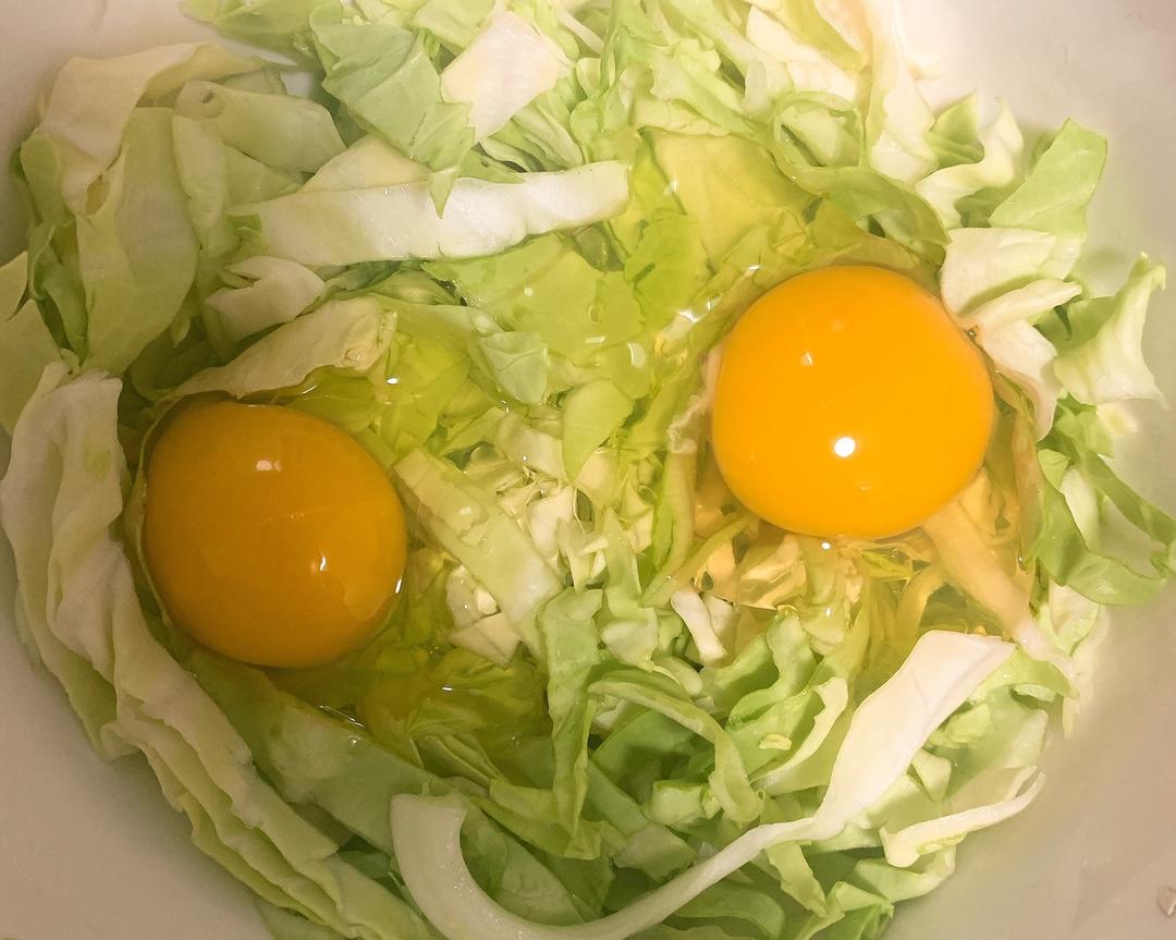 🔥一人食｜低卡减脂包菜鸡蛋饼（减肥党必学❗️）的做法 步骤4