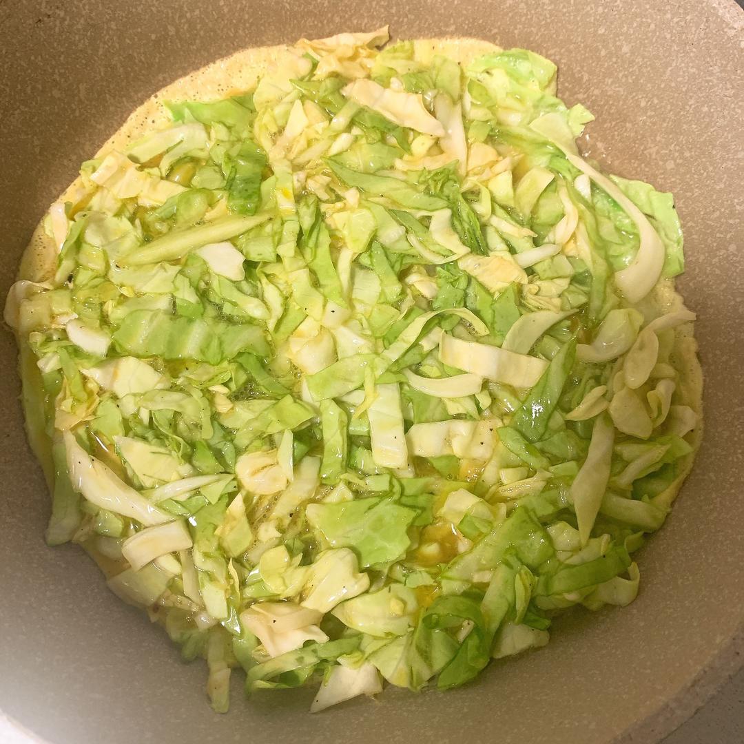 🔥一人食｜低卡减脂包菜鸡蛋饼（减肥党必学❗️）的做法 步骤8