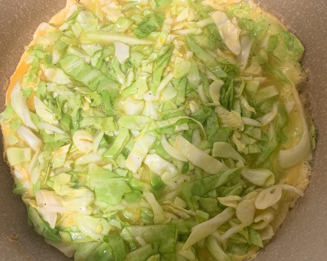🔥一人食｜低卡减脂包菜鸡蛋饼（减肥党必学❗️）的做法 步骤9