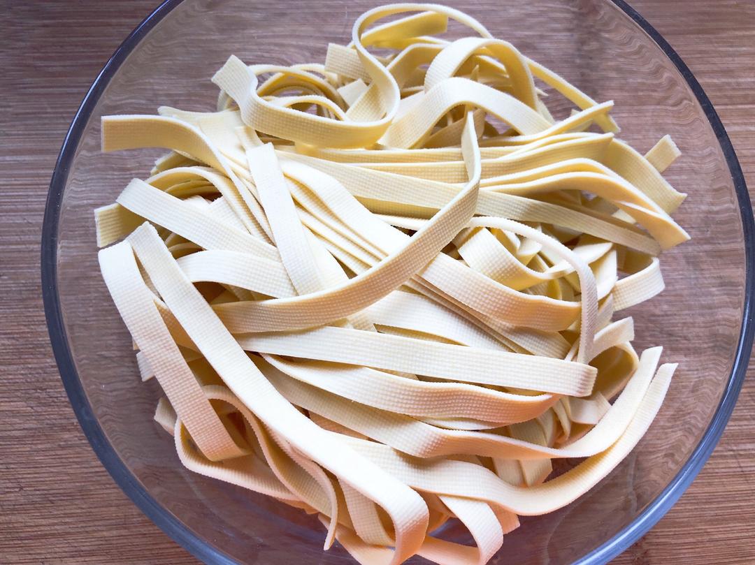 低脂减肥餐👉凉拌麻辣豆皮❗️酸辣开胃巨好吃😋的做法 步骤2